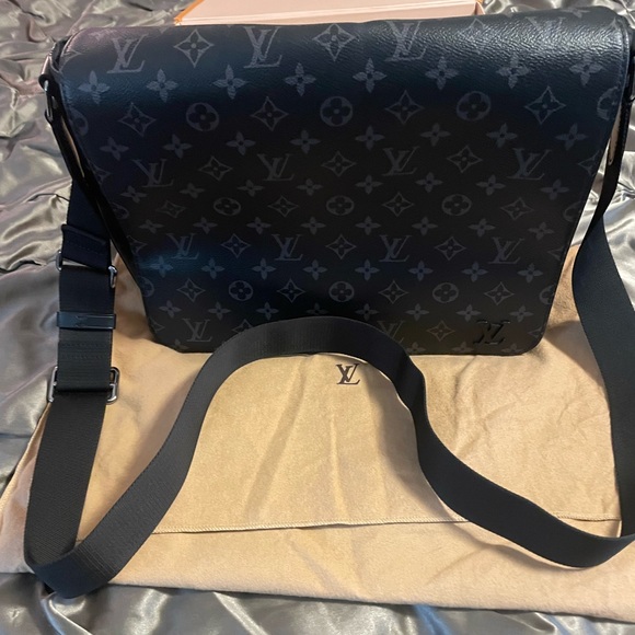 Louis Vuitton Monogram Eclipse MM Bag - Picture 2 of 7